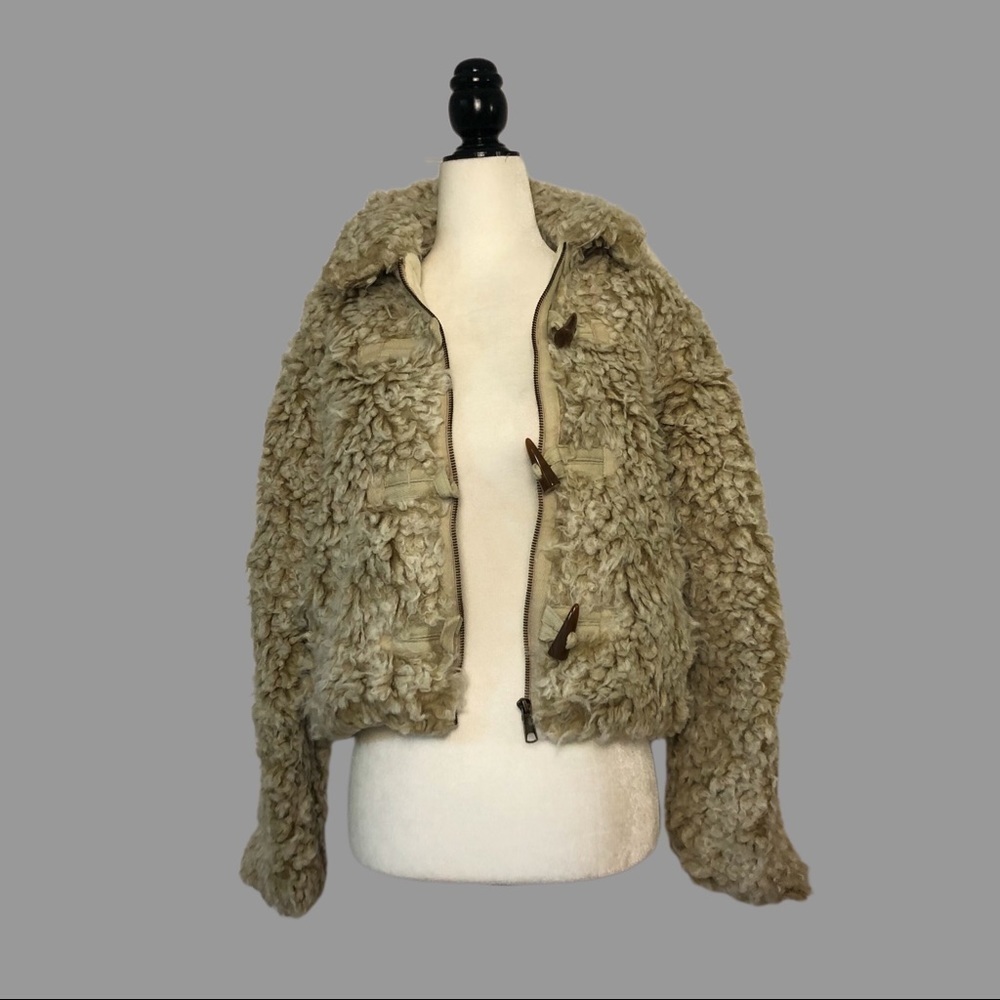 💙 XS 💙 NWT Anthro Faux Fur Bulky Coat Zip Up Toggles